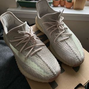 YEEZYS CRITIN ( NON REFLECTIVE )